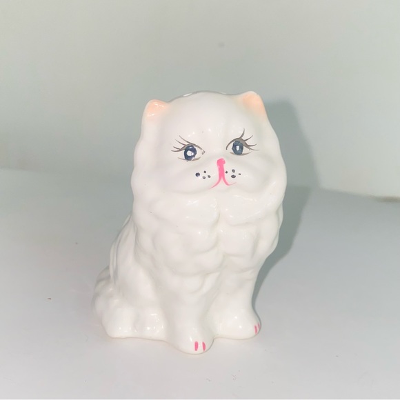 Vintage White Persian Cat Salt & Pepper Shaker Set - Picture 10 of 15